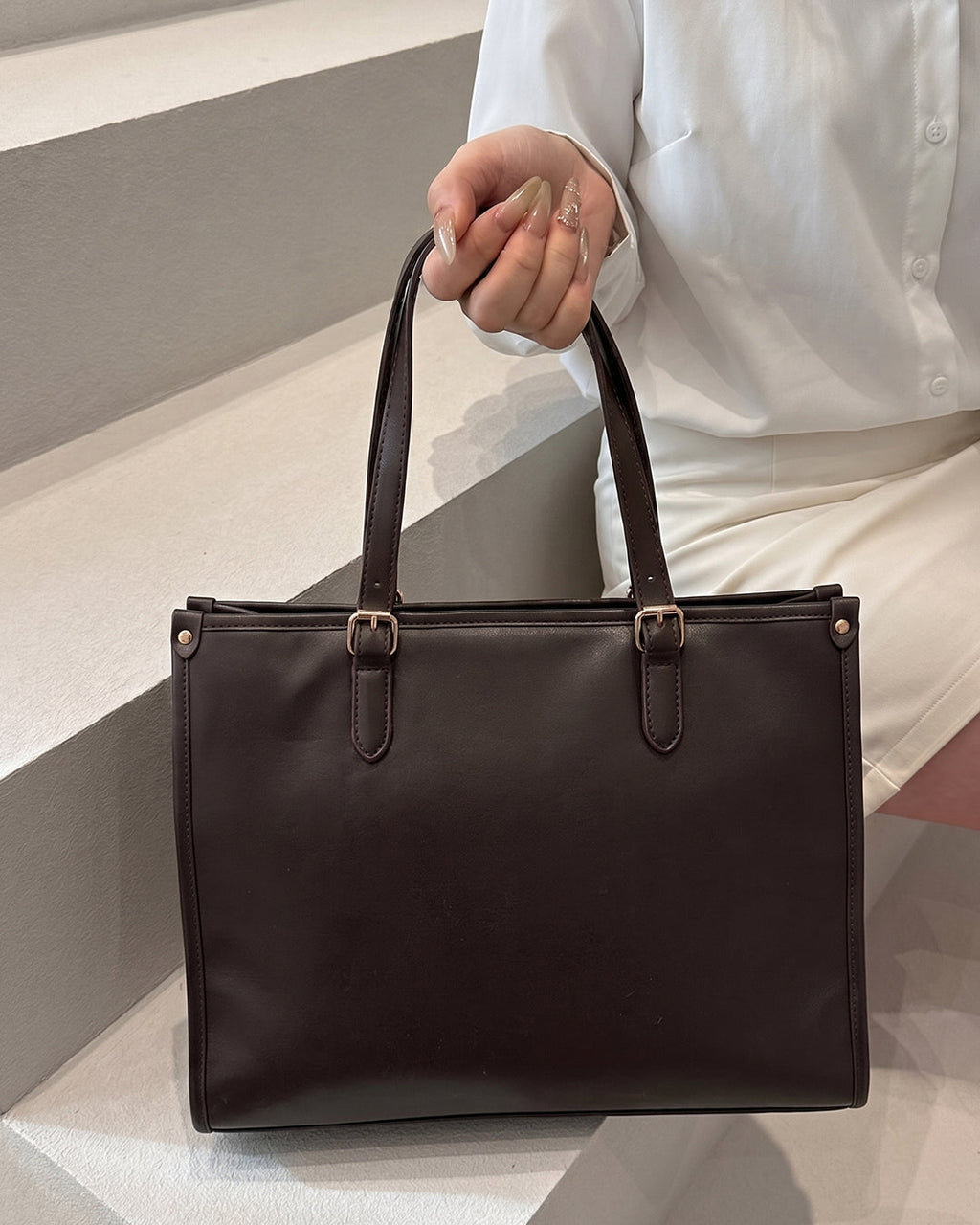 StyleShoot's Everyday Structured Tote Bag in Cocoa Brown