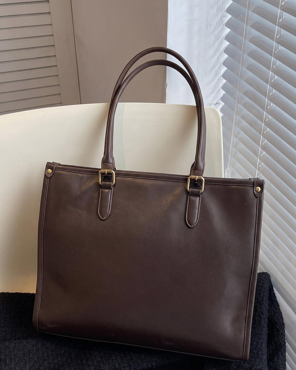 StyleShoot's Everyday Structured Tote Bag in Cocoa Brown