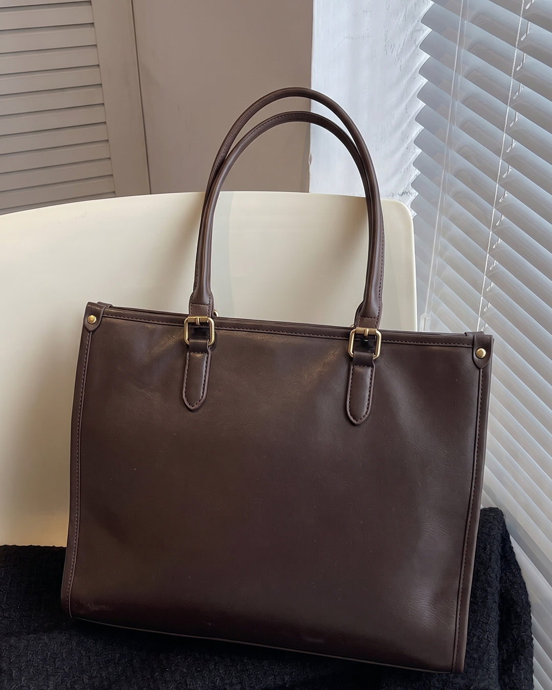StyleShoot's Everyday Structured Tote Bag in Cocoa Brown