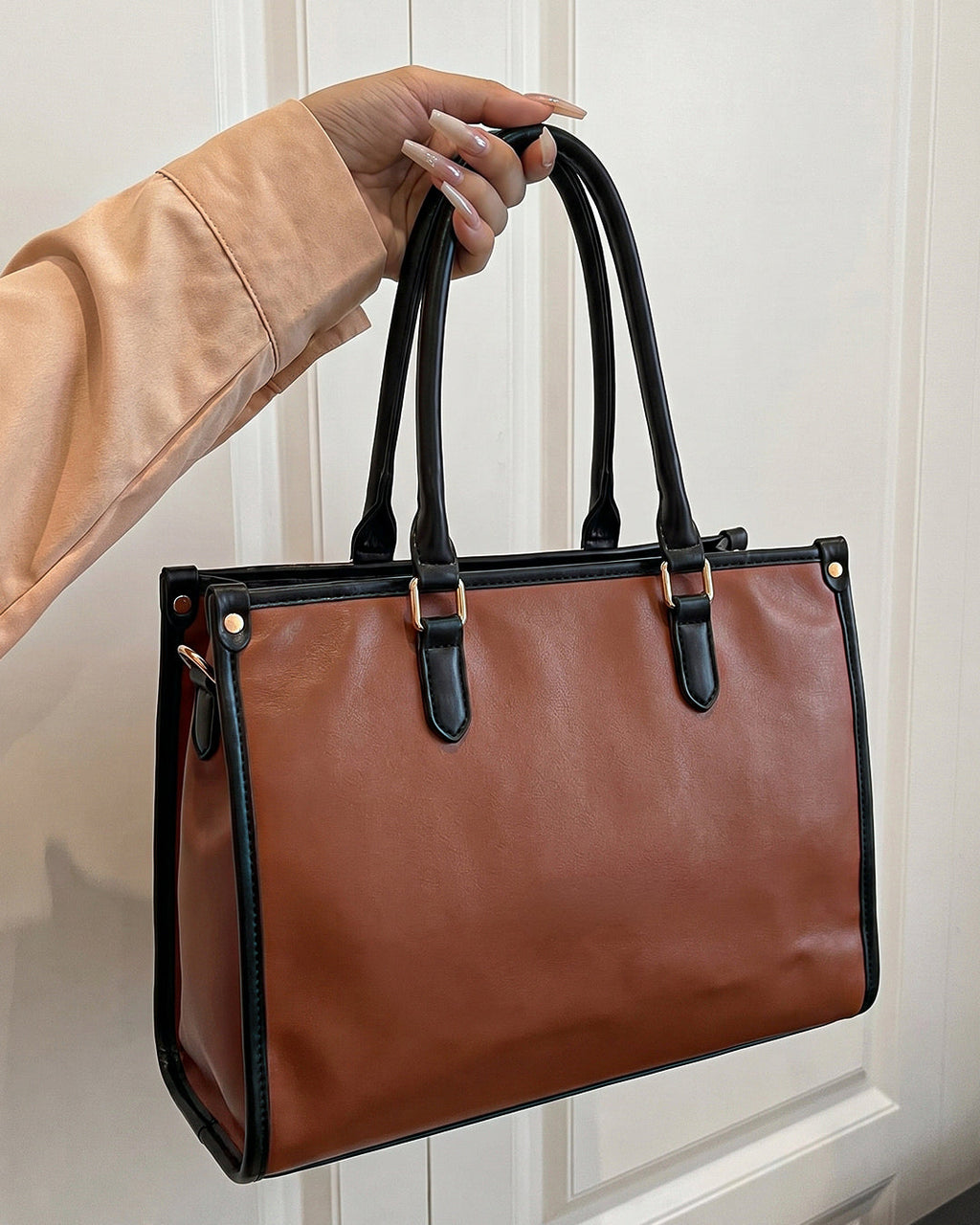 StyleShoot's Tailored Contrast Handle Tote Bag in Brown