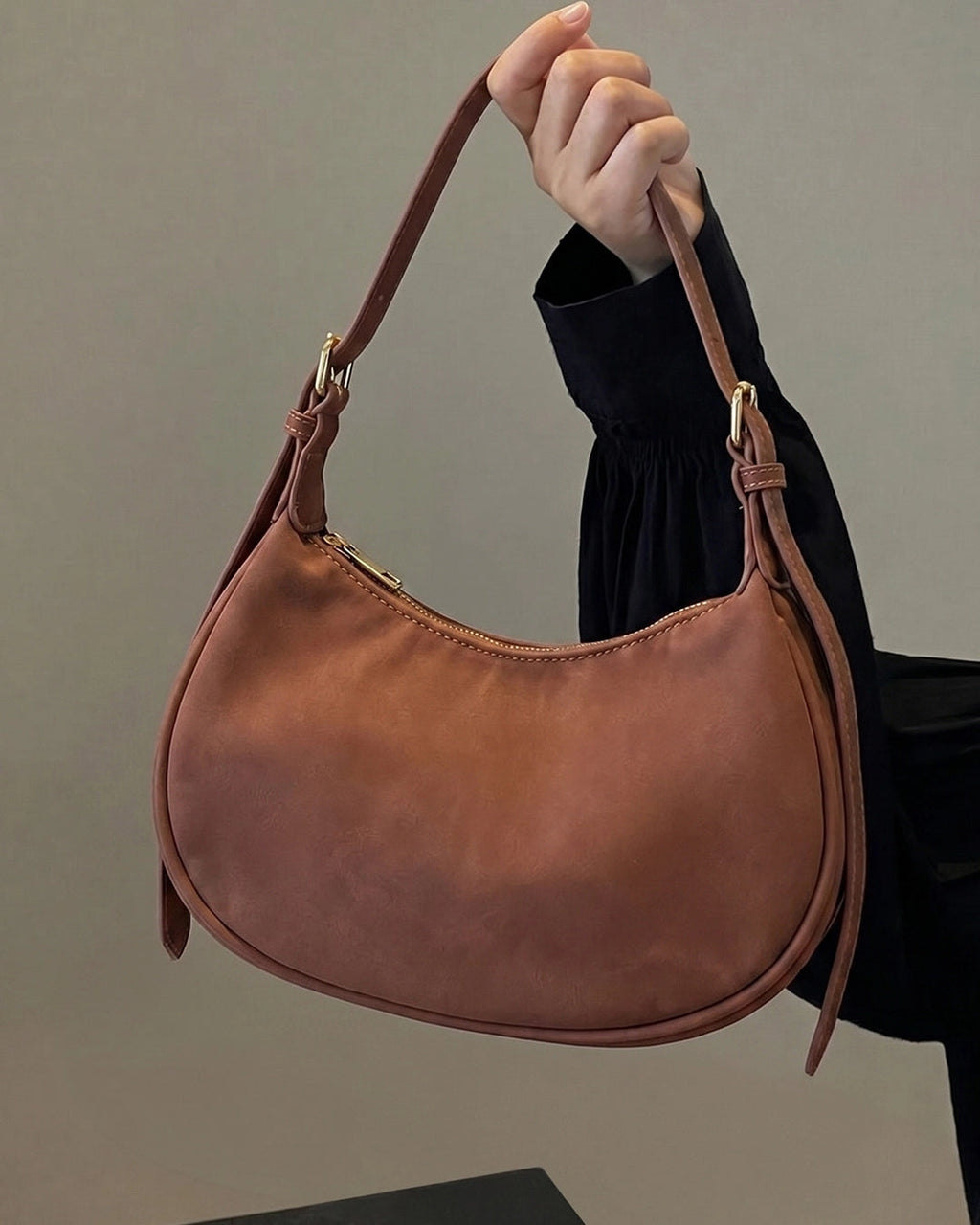 StyleShoot's Chic Minimal Shoulder Bag in Caramel Brown