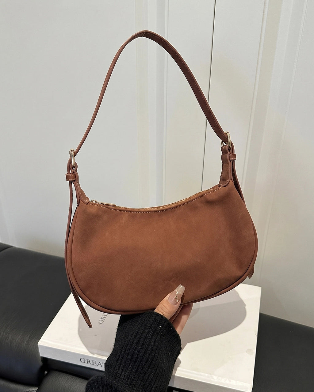 StyleShoot's Chic Minimal Shoulder Bag in Caramel Brown