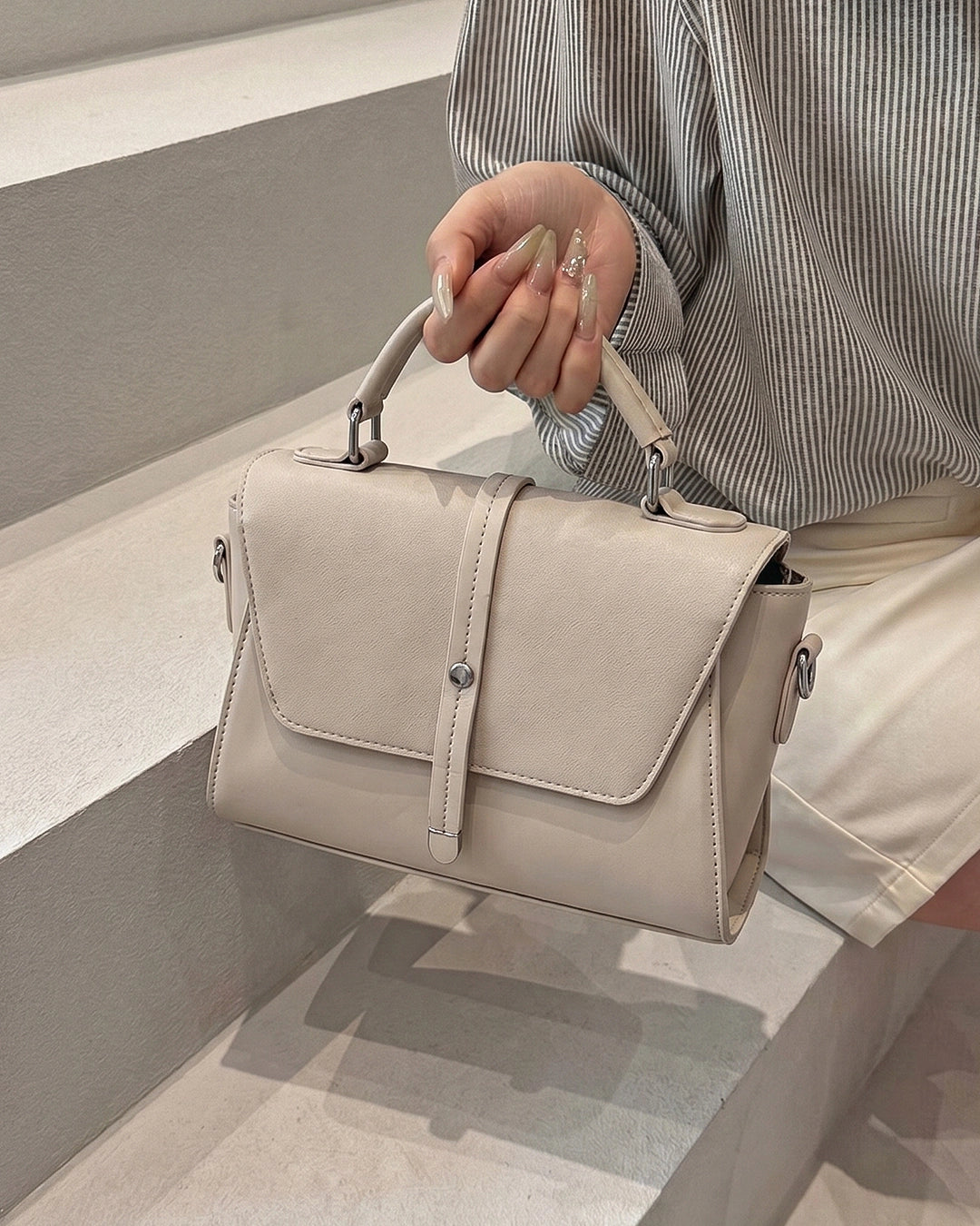 StyleShoot's Vintage Style Top Handle Crossbody Sling Bag in Cream
