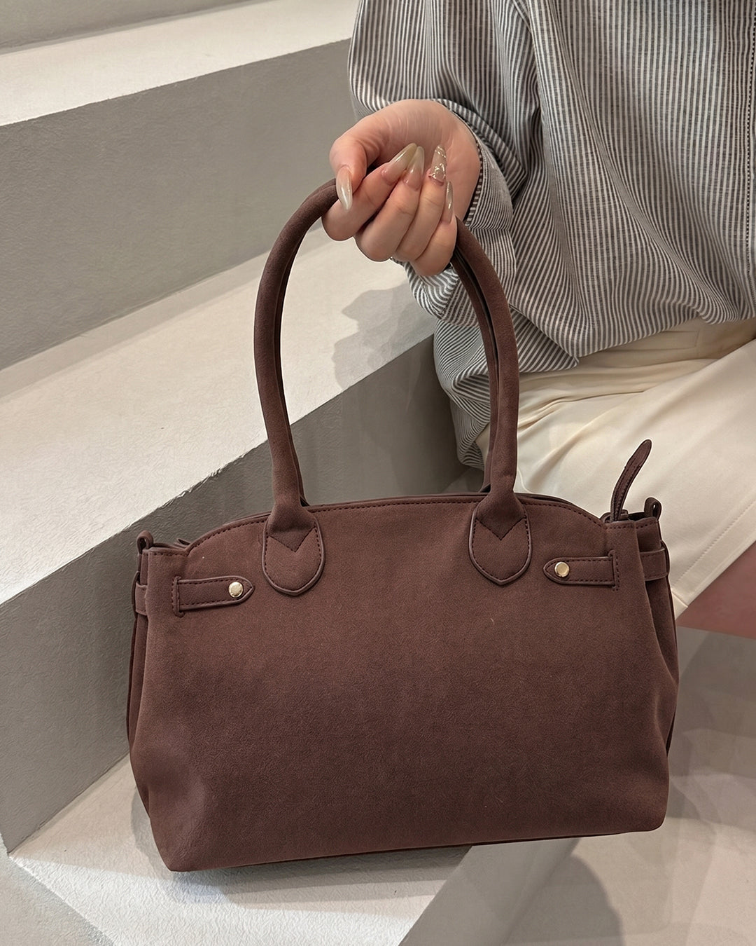 StyleShoot's Classic City Shoulder Bag in Chocolate Brown