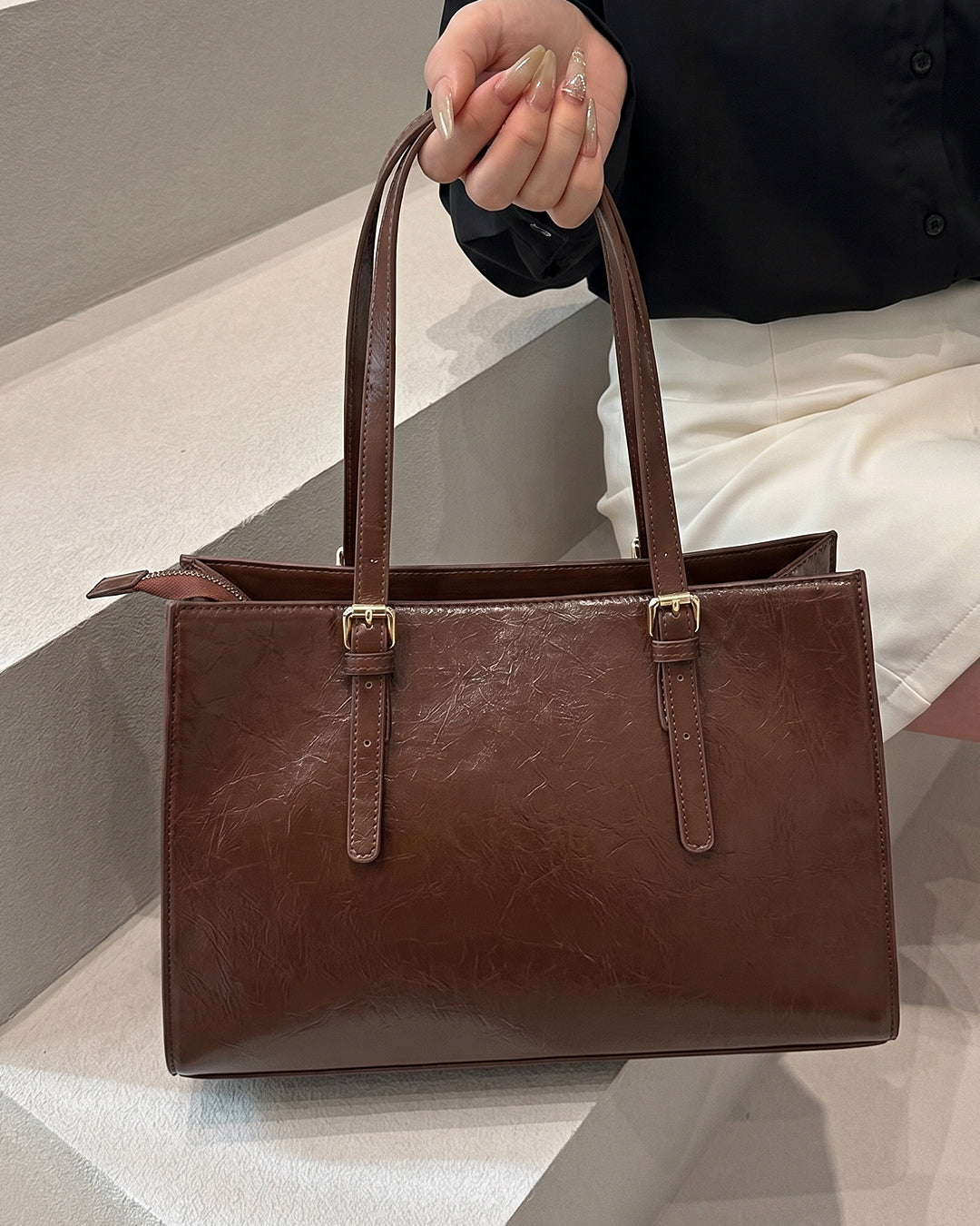 StyleShoot's Polished Tote Carryall Bag in Chocolate Brown