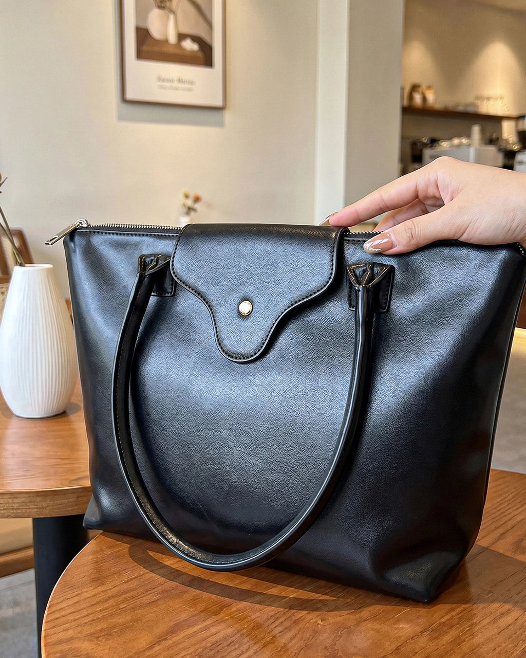 StyleShoot's Smart Casual Tote Bag in Black