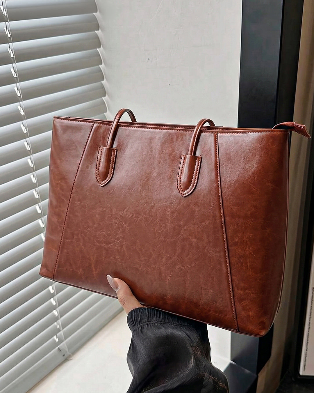 StyleShoot's Tailored Faux Tote Vintage Bag in Tan Brown