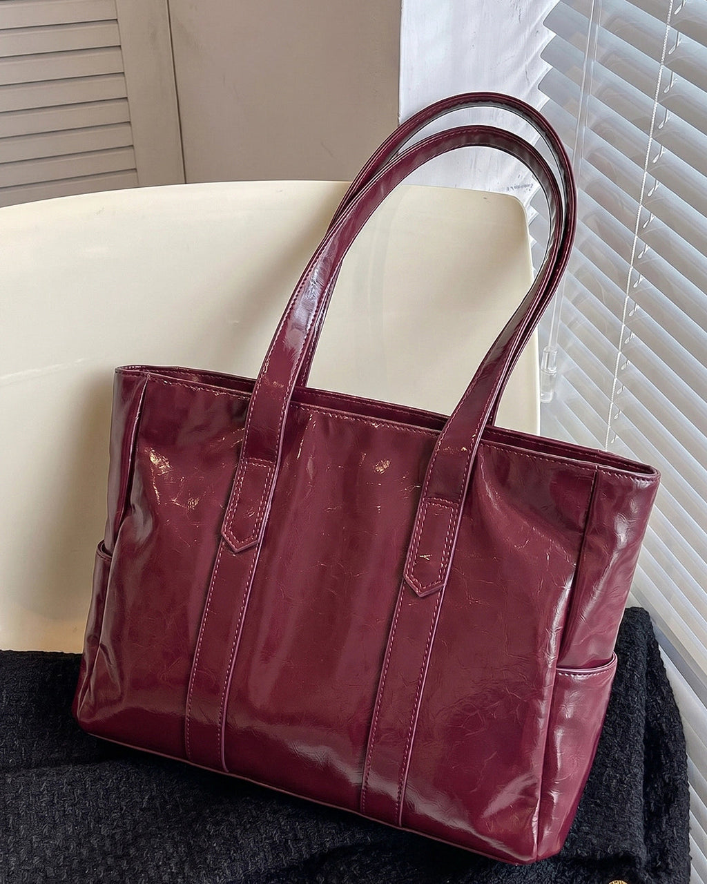 StyleShoot's Versatile Large Capacity Tote Bag in Cherry Red